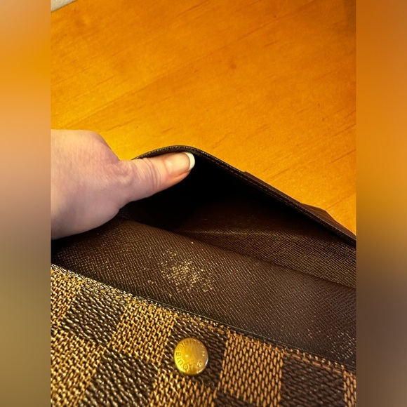 Louis Vuitton Vintage Damier Medium Compact Wallet. VGUC. - Picture 7 of 13